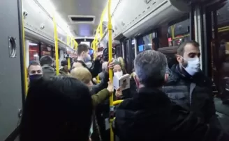 Kısıtlama öncesinde toplu taşımada dikkat çeken yoğunluk

