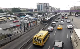 Kısıtlama sonrası trafikte yoğunluk oluştu
