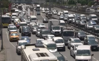 Kısıtlamasız Cumartesi gününde trafik yoğunluğu
