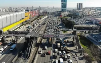 Kısıtlamaya 1 gün kala dikkat çeken trafik yoğunluğu
