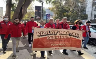 Kızılay Haftası Üsküdar’da yürüyüş ile kutlandı
