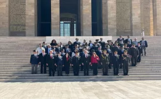 KKTC Büyükelçiliği, Barış ve Özgürlük Bayramı’nın 49’uncu yılında Anıtkabir’de
