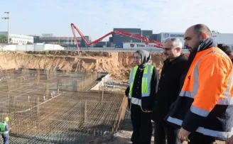 Kocaeli Çayırova’nın yeni meslek lisesinde temel betonu seriliyor