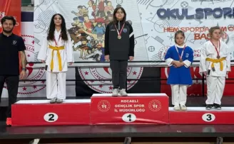 Kocaeli Çayırova’ya karatede 16 madalya birden