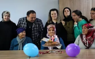 Kocaeli’de 77 yaşındaki teyzeye büyük mutluluk