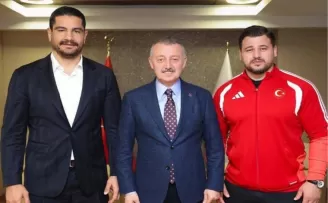 Kocaeli’de Başkan Büyükakın iki önemli ismi ağırladı