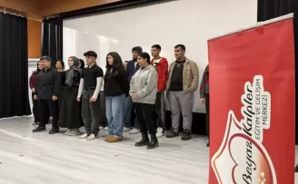 Kocaeli’de Beyaz Kalpler Mehmet Akif Ersoy’u andı