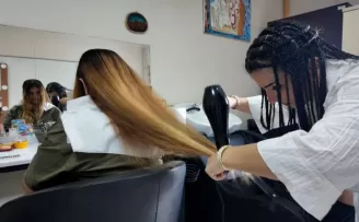 Kocaeli’de en özel kuaförler yeteneklerini anneleriyle paylaştı