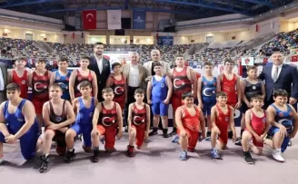 Kocaeli’de uluslararası güreş turnuvası coşkusu
