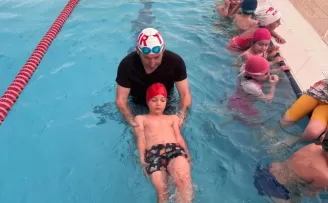 Kocaeli’de yüzme bilmeyen kalmasın projesi sürüyor