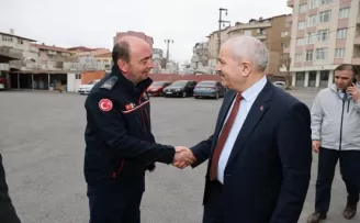 Kocaeli Gebze’de bayram öncesi kamu personeline ziyaret