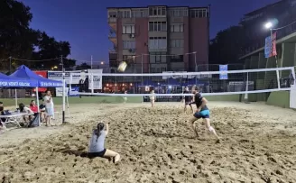 Kocaeli Gölcük’te plaj voleybolu turnuvası büyükler kategorisinde sona erdi