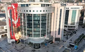 Kocaeli İzmit’te şehitlere saygı... Çocuk etkinlikleri ertelendi