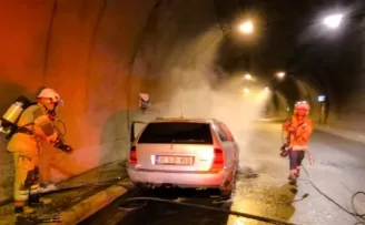 Konak Tünelleri’ndeki araç yangınına hızlı müdahale