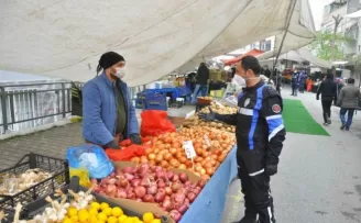 Korona virüsten dolayı 1 aydır kurulmayan pazar yeniden açıldı
