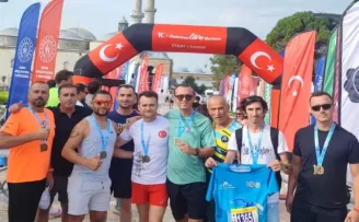 Koşan Keşan ekibi Edirne Yarı Maratonu’ndan derecelerle döndü