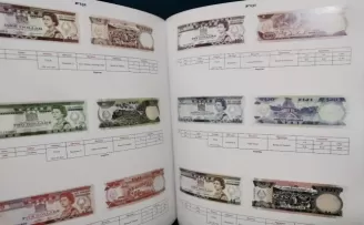 Kraliçe Elizabeth’in adına basılan tüm paralar tek kitapta toplandı
