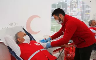 Küçükçekmece belediye personelinden kan bağışı kampanyasına destek
