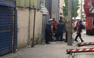 Küçükçekmece’de 5 katlı binada yangın paniği
