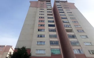 Küçükçekmece’de feci olay: 13. kattan düşen 1.5 yaşındaki çocuk hayatını kaybetti
