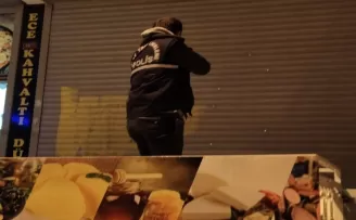 Küçükçekmece’de iş yerine kurşun yağdırdılar
