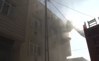 Küçükçekmece’de korkutan yangın
