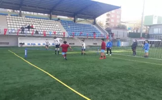 Küçükçekmece’de sosyal mesafeli ayak tenisi turnuvası
