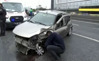 Küçükçekmece’de trafik kazası: 3 yaralı
