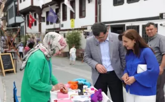 Kütahya’da Başkan Kahveci, Germiyan Sokak’ta üreticilerle buluştu