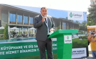Kütüphane, diş polikliniği bir arada
