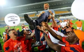 Ligde şampiyonluk yaşayan 12. yerli teknik adam: Okan Buruk
