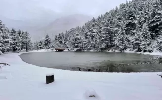Limni Gölü’nden eşsiz kar görüntüleri