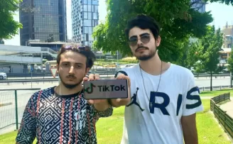 Lise öğrencileri Tiktok’un sınırsız jeton açığını buldu
