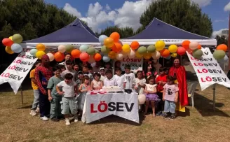 LÖSEV’in kahraman çocukları karne sevinci yaşadı