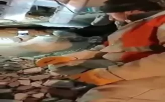 Madenciler enkazda mahsur kalan muhabbet kuşunu 136 saat sonra kurtardı
