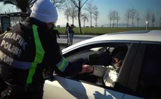 Maltepe’de emniyet kemeri denetiminde 34 sürücüye ceza yağdı
