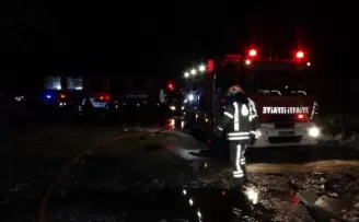 Maltepe’de geri dönüşüm deposunda yangın
