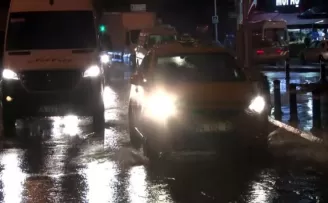 Maltepe’de yollar göle döndü
