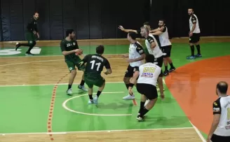 Mamak hentbolda farklı kazandı
