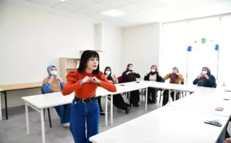 Mamak’ta işaret dili eğitimleri başladı
