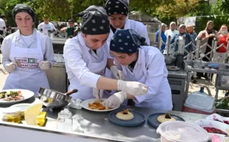 Manisa’da liseler arası yemek yarışması heyecanı