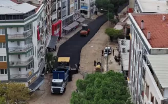 Manisa Muradiye’de sıcak asfalt mesaisi