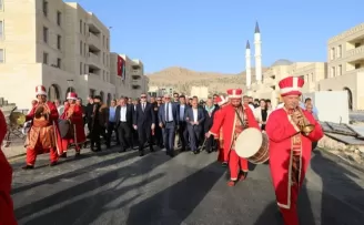 Mardin’de “Yeşilli Uluslararası Kültür Sanat ve Kiraz Festivali“ başladı