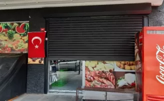 Marketler saat 14.00’da kepenklerini indirdi
