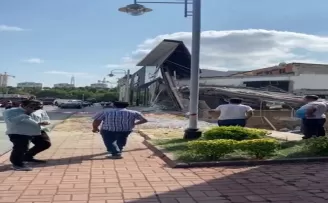 Masko Sanayi Sitesi’nde bir bina çöktü
