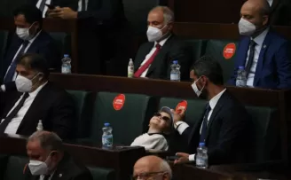 Meclisin minik konuğu AK Parti Grup Toplantısı’nı izledi
