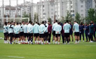 Medipol Başakşehir, Antalyaspor hazırlıklarını sürdürdü
