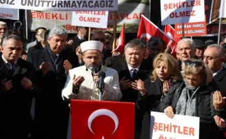 Merasim sokak şehitleri anıldı
