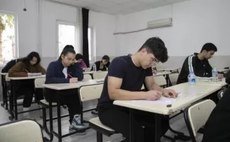 Mersin Büyükşehir’den gençlere eğitimde tam destek