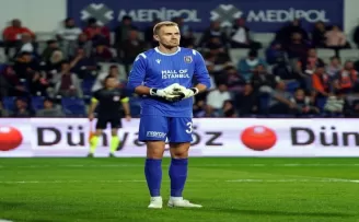 Mert Günok 3 yıllık anlaşmayı imzaladı
